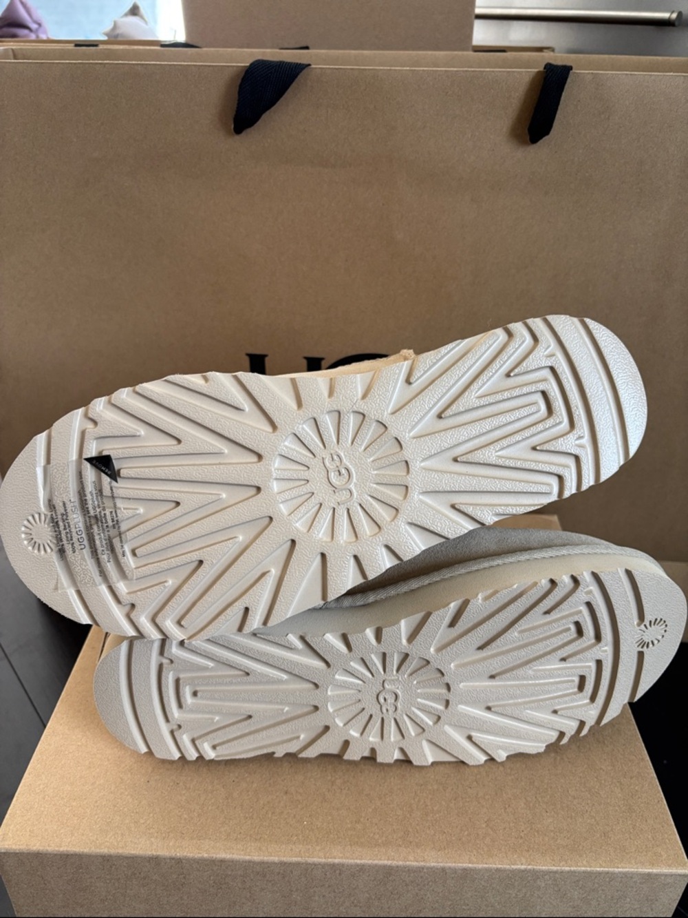 UGG CLASSIC ULTRA MINI ELARIA IN MUSTARD SEED SZ 7,8,9 NEW IN BOX - Picture 6 of 10